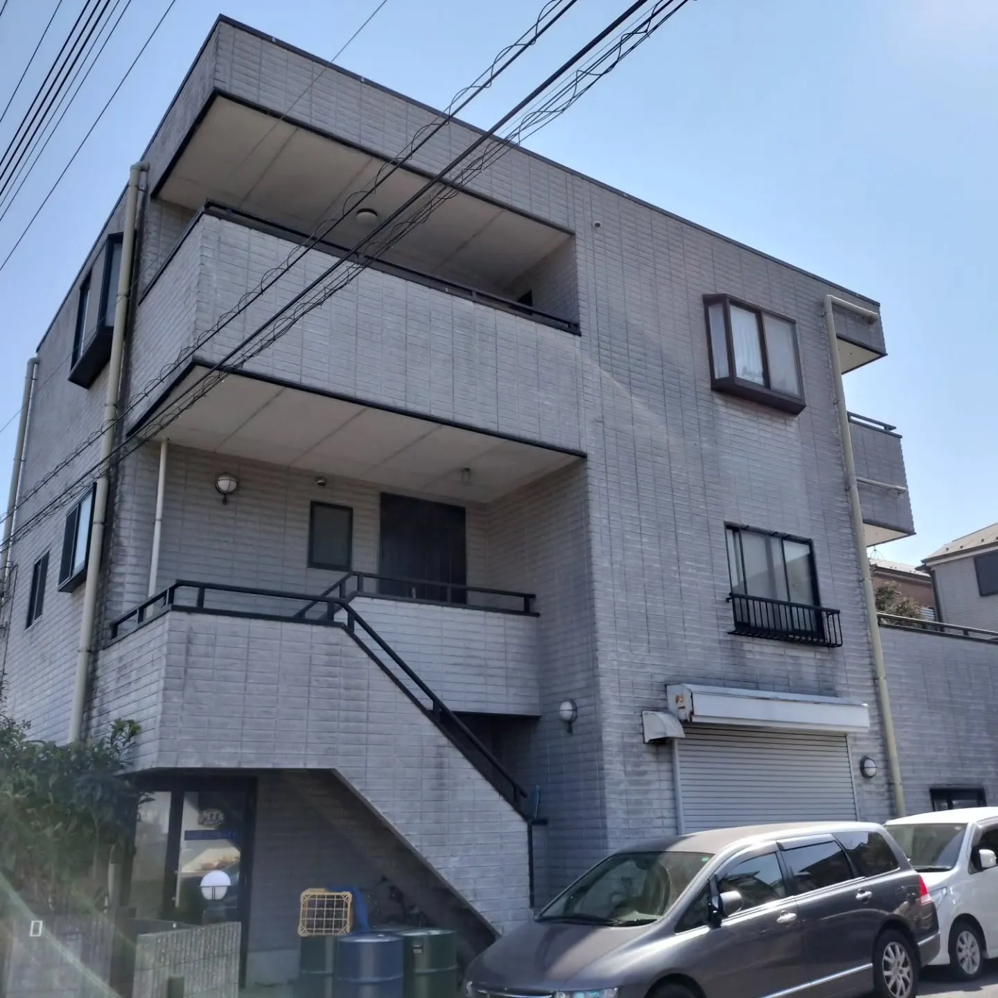 本日、八王子市のT様邸にて洗浄工事を無事に完了いたしました。