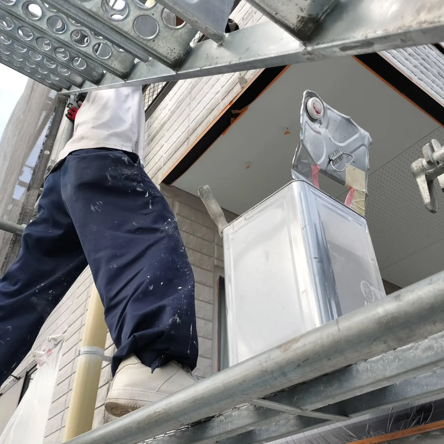 八王子市T様邸外壁塗装進行中