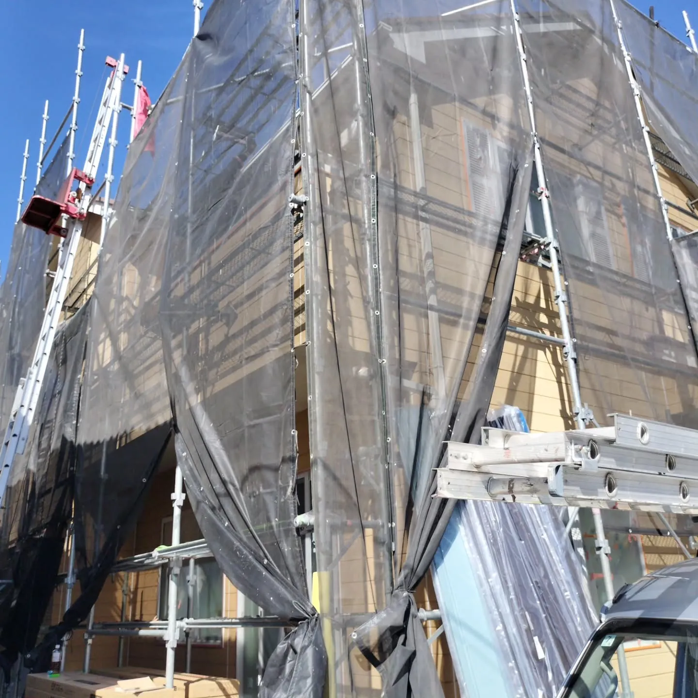 外壁及び屋根工事進捗状況