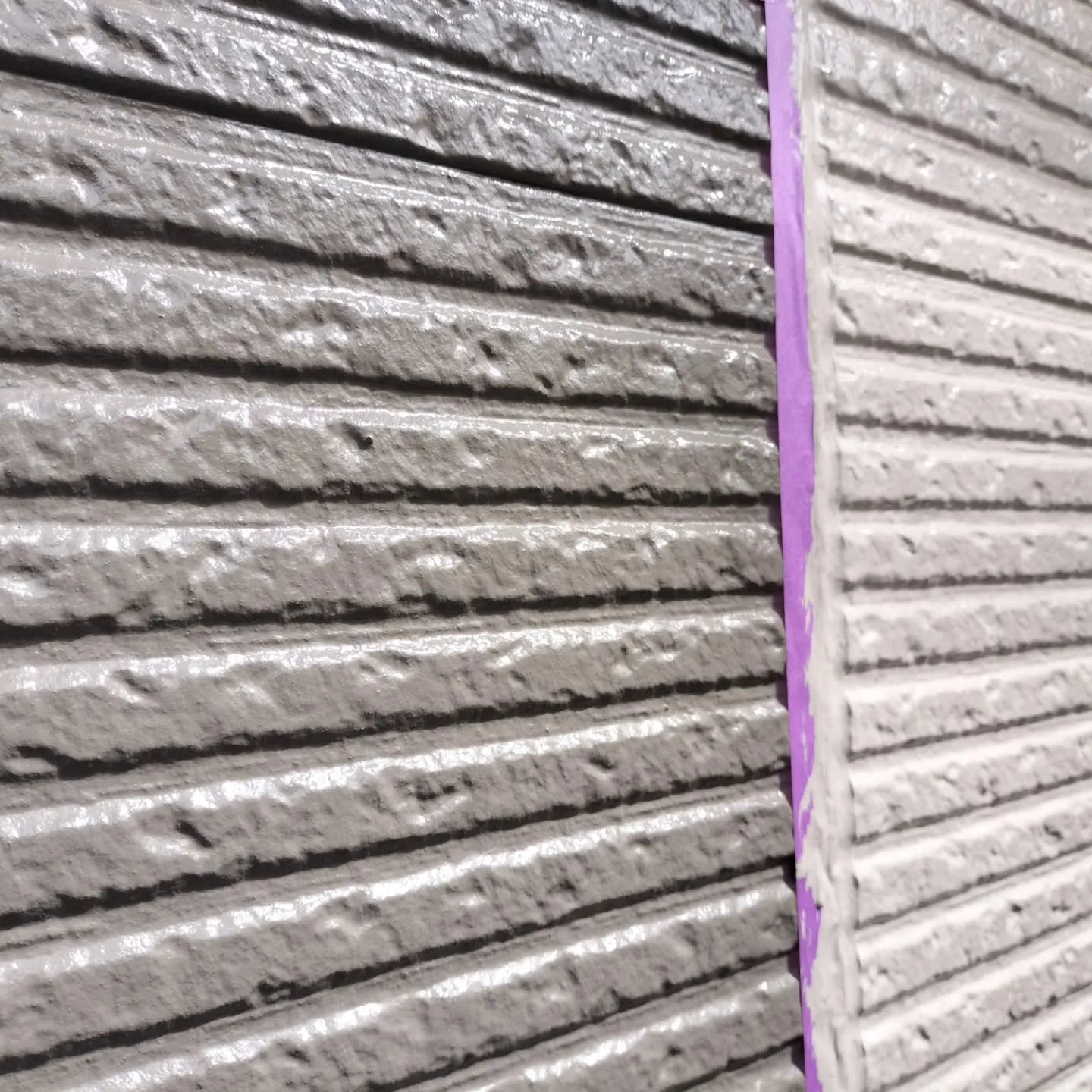 外壁塗装における中塗り工程