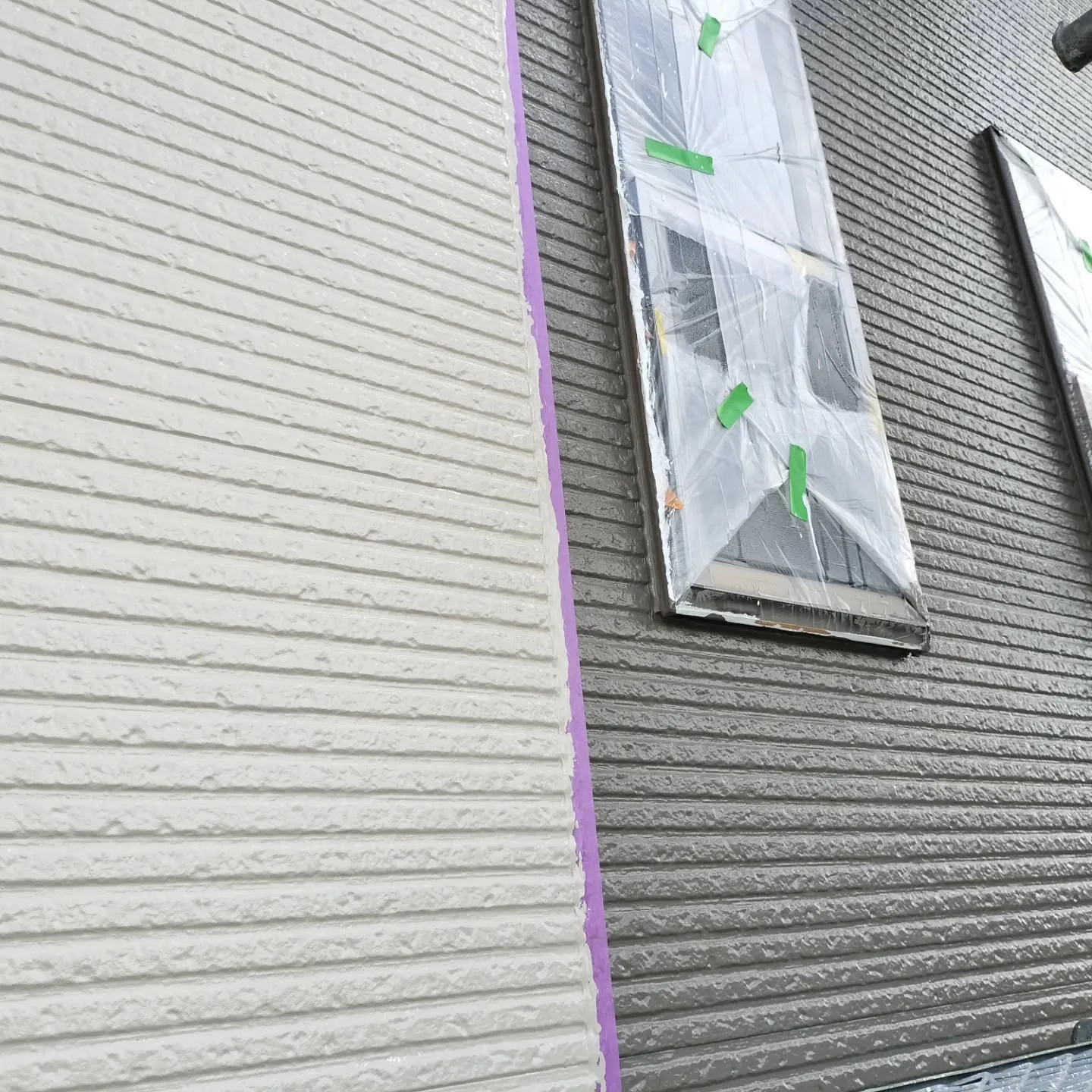 外壁塗装における中塗り工程